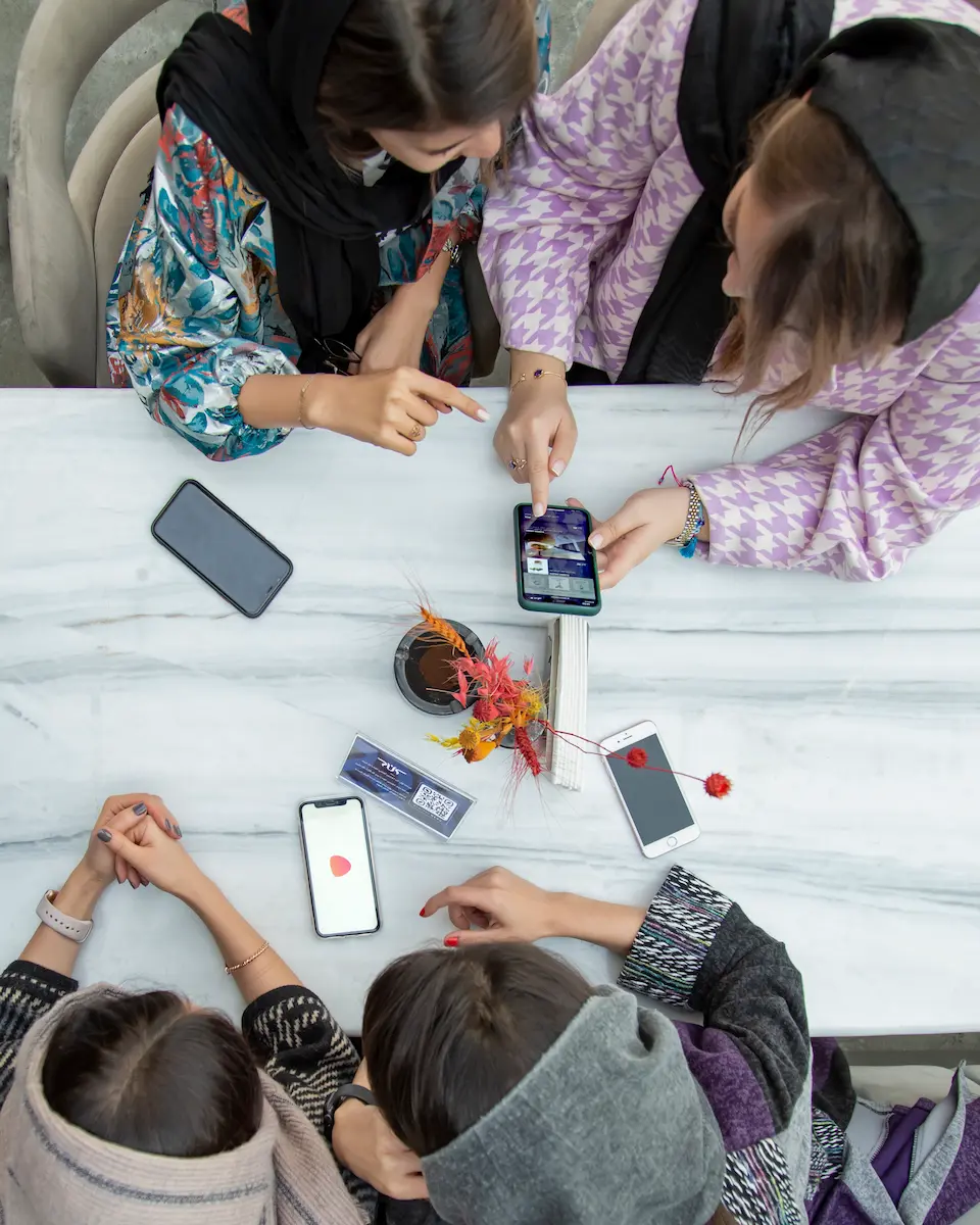 درباره مِ‌نیو